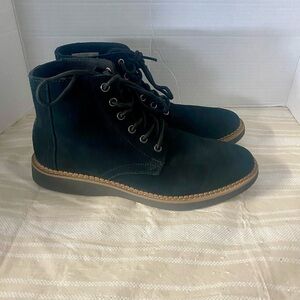 Toms Men's Black Porter Suede Boots with round toe size 9